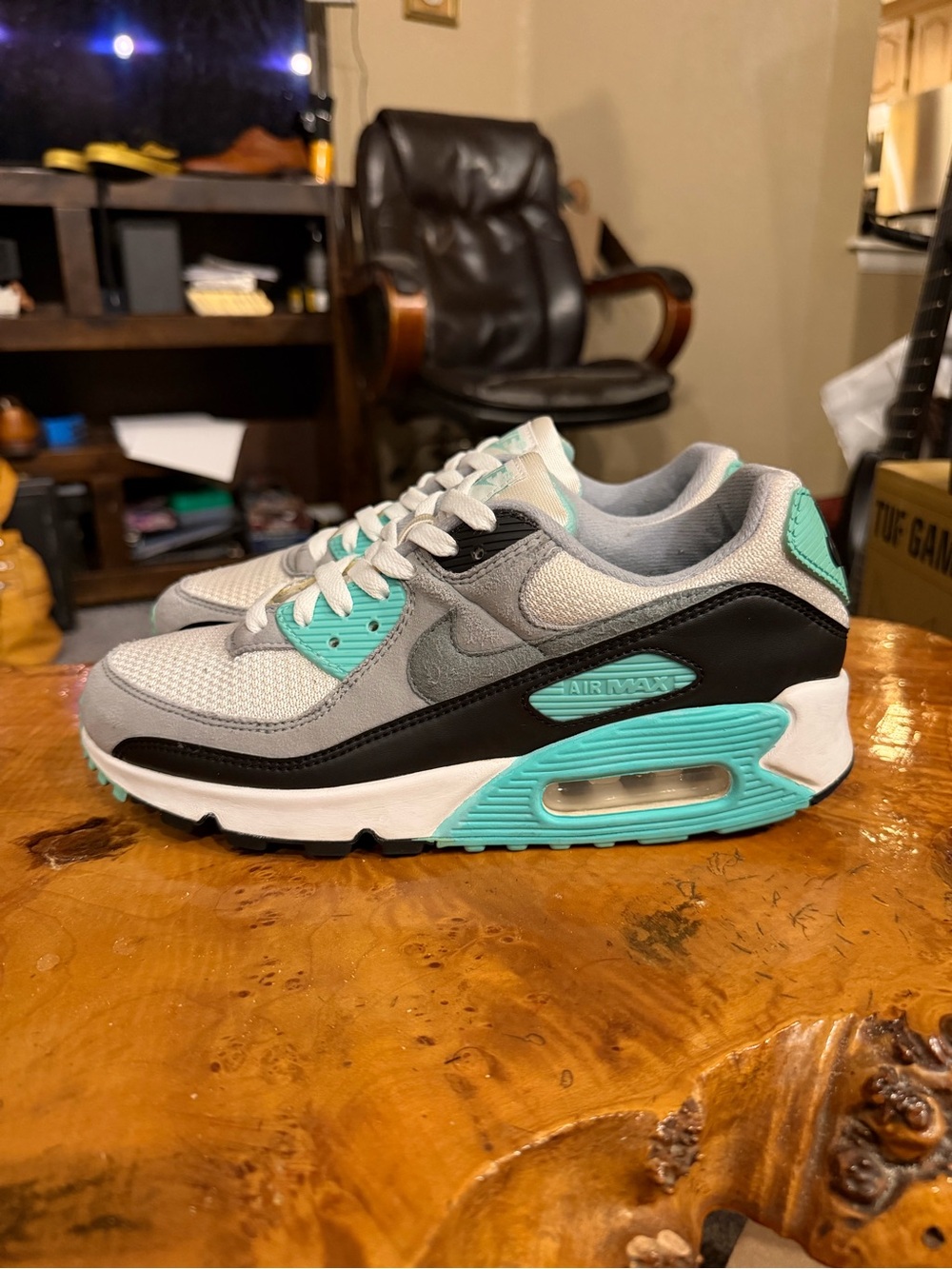 Nike Air Max 90 Hyper Turquoise CD0881-100 Men's Size 7.5 / Women's Size 9 Grey.